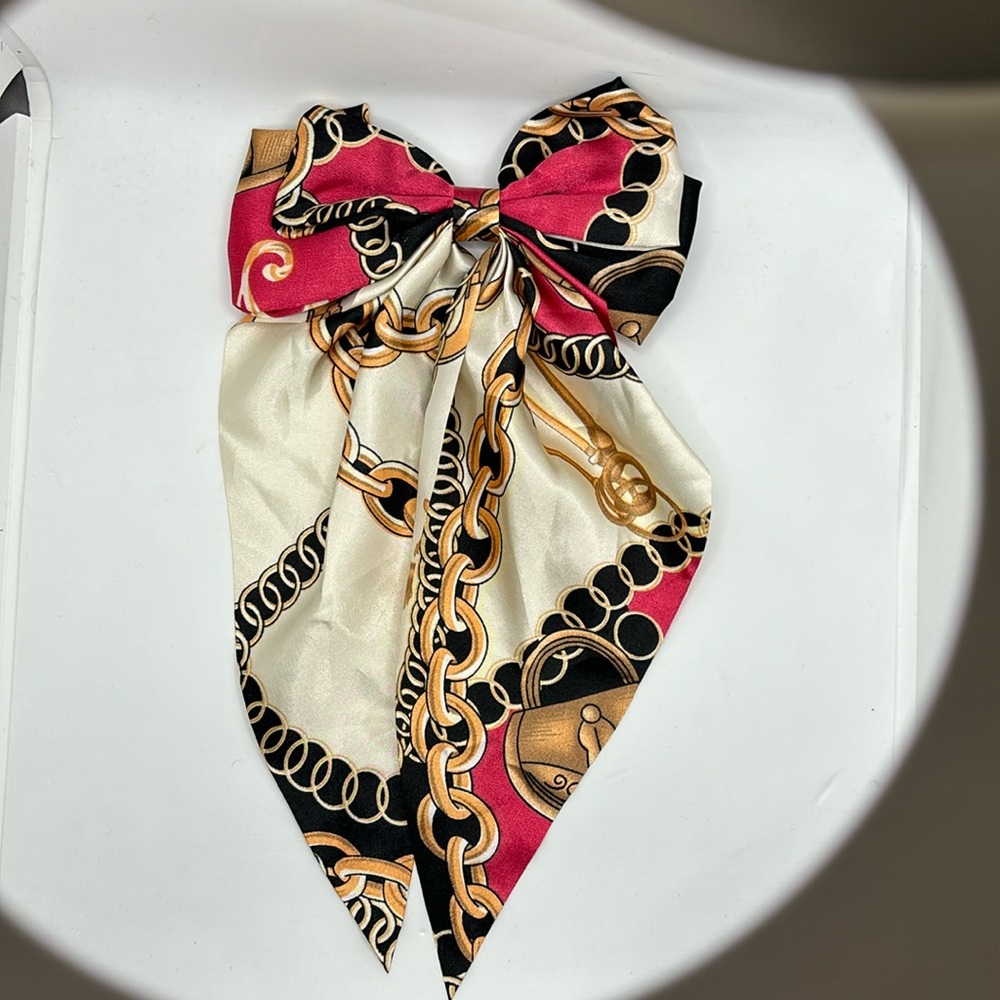 NWOT fashionable now scarf!